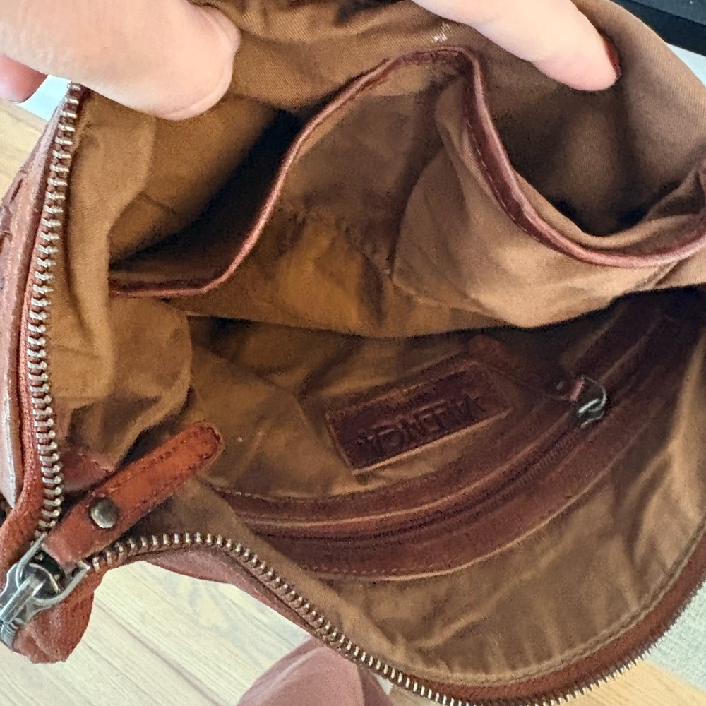 Vilenca Holland Leather Woven Purse - Picture 12 of 13